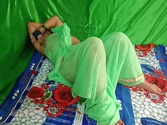 Savita Aunty torn up back a green saree by Indian step-mother