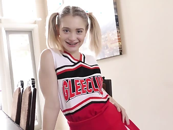 Puny ash-blonde Cheerleader with Braces deep-throats and chats filthy while lovin’ a sucky-sucky dt