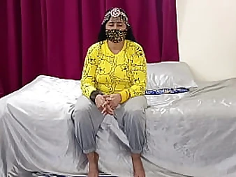 Witness Pkaunty, the mischievous Muslim stunner, get her clean-shaved slit pummeled by a XXL fake stiffy!