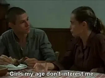 Devar's Aunty flaunts her bare figure & demands secret midnight sex with her teen friend