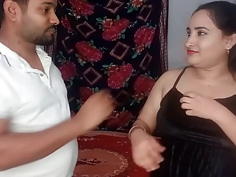 Spectator Desi Bhabhi Riya and Shipon in a Super-steamy Desi Fuck-fest take a Desi Hottie
