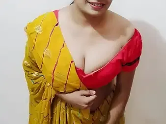 Hunter loose with someone c fool brutha-in-law coupled with gives him a raunchy boinking in saree intercourse