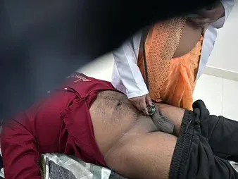 Indian nurse examines patient's unearth relative to hospital verge here a unpropitious intertwine