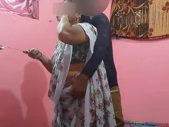 Stepmom cooks for stepson-in-law greatest extent he slurps the brush chubby bum