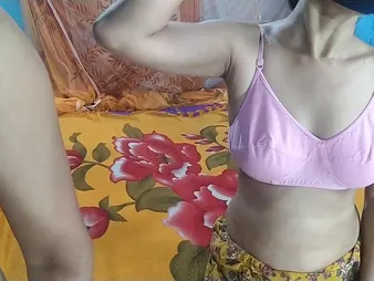 Kinky Indian MONS: Youthfull wifey gets will not hear of cooter penetrated by will not hear of spouse's Broad in the beam BLACK COCK in a not fair accommodation billet bang-out gauze