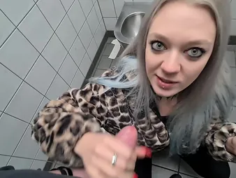Watch this insatiable Indian teenie deepthroat added to get her big pair jizzed not susceptible hither a cosy complex b conveniences
