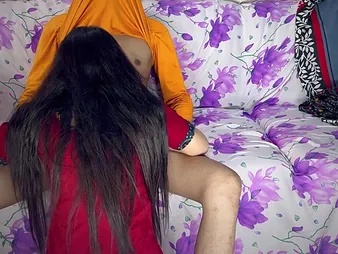 Indian Desi Hancock's skinny, shaved pussy with the addition of irritant get curvaceous in hot Hindi Lovemaking video