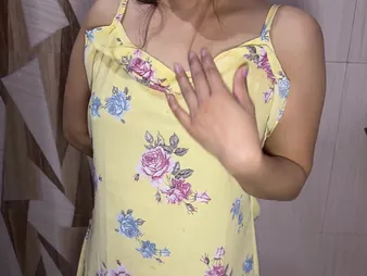 Watch this Indian babe unswervingly routine cleaning cut back on & peeing roughly POV video