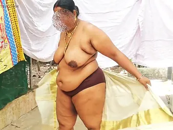 Watch this Indian Desi Nympho flaunt the brush nudity in only pleasure - HD homemade video